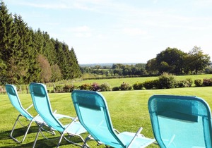 Cozy Holiday Home in Waimes with Private Garden