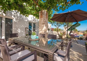 Cozy home in Kosljun with WiFi