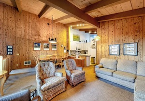 Cozy Mammoth Lakes Retreat