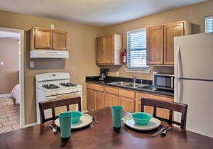 Cozy New Orleans Getaway about 2 Mi to Bourbon Street