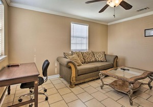 Cozy New Orleans Getaway about 2 Mi to Bourbon Street