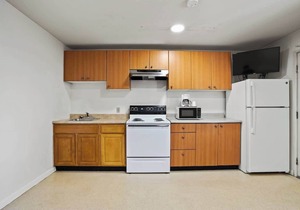 (Cozy studio, 1BED, 1BA, w/kitchen)