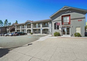 (Cozy studio, 2BED, 1BA, w/kitchen)