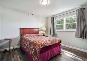 (Cozy studio, 2BED, 1BA, w/kitchen)