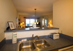 Cozy Villa w/ Gorgeous Marsh & Canal Views - Near Beach Club & Tennis