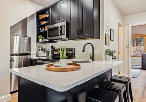 Creekside Suite 02 River View!