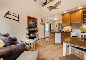 Creekside Suite 05 River View!