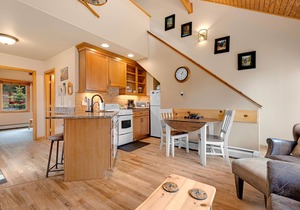Creekside Suite 05 River View!