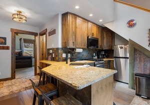 Creekside Suite 09 River View!
