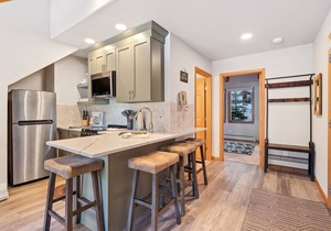 Creekside Suite 20 River View!
