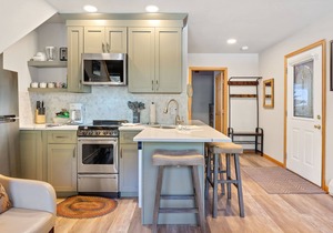 Creekside Suite 20 River View!