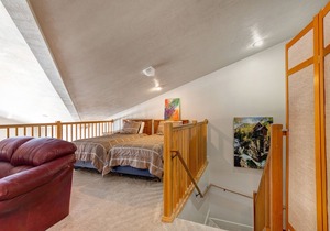 Crestview D304 by Moose Management-Top Floor! Walk to Outlets&Shuttle -HotTub