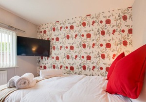 Crofty Retreat - Two Bedroom House, Sleeps 4