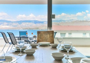 Crowonder Pag View Apartments