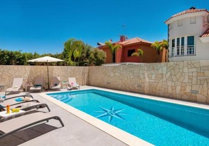 Curie with Pool by VillaGranCanaria