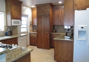 Cute Luxurious Beach house in Trendy Belmont Shore! Short WALK to BEACH !