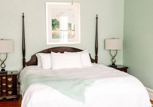 Cutlass Room - Captain's Quarters Inn, Downtown Historic Edenton