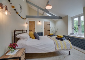 Cwt Bach - One Bedroom House, Sleeps 2