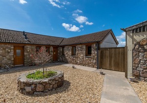 Daffodil Cottage - Two Bedroom House, Sleeps 4