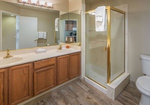 David Walley's Resort, studio unit, Sunday check-in