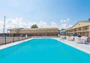 Days Inn by Wyndham Amherst