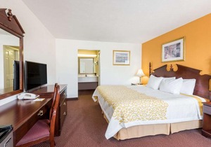 Days Inn by Wyndham Amherst