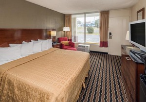 Days Inn by Wyndham Charlotte Airport North