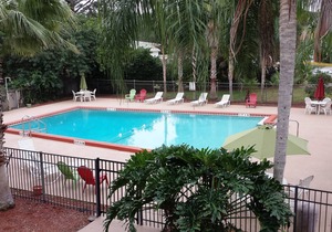Days Inn by Wyndham Cocoa Cruiseport West At I-95/524