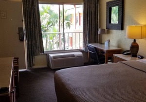 Days Inn by Wyndham Cocoa Cruiseport West At I-95/524