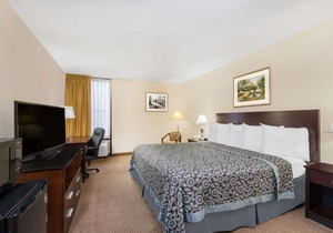 Days Inn by Wyndham Indianapolis Off I-69