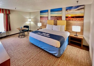 Days Inn by Wyndham Rayne