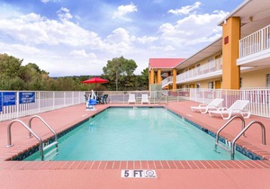 Days Inn by Wyndham Trenton