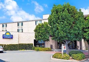 Days Inn & Suites by Wyndham Fullerton