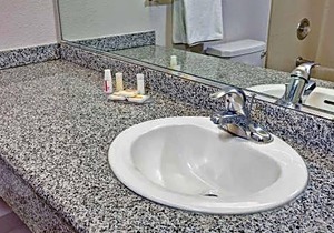 Days Inn & Suites by Wyndham Fullerton