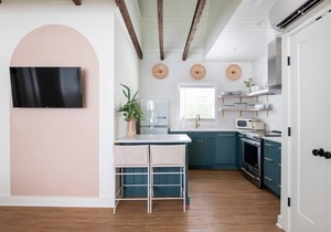 Delana Suite | New Prime Downtown Spot!