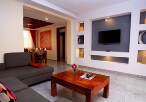 Deluxe 1- Bedroom Apartment With Swimming Pool