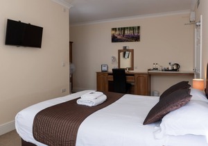 Deluxe Double Ensuite at The Lawns Guest House