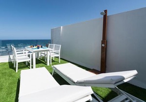 DELUXE HOME, SEA VIEW AND TERRACE GC52