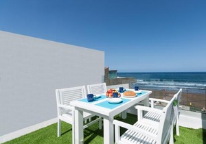 DELUXE HOME, SEA VIEW AND TERRACE GC52