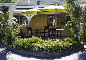 Deluxe King Room with Jacuzzi - The Lodge At Blue Lakes