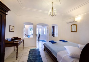 Deluxe Santorini Villa | Villa Romantic | 1 Bedroom | Wonderful Sea Views