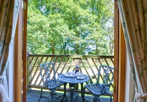 Derw Lodge - Two Bedroom House, Sleeps 4