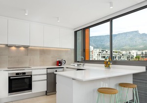 Designer Apartment With Table Mountain Views