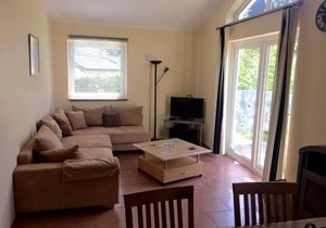 Detached bungalow with dishwasher in a green area