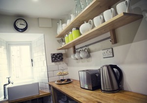 Dinmore, a quirky stone cottage for 2 people near the green in Reeth, Swaledale