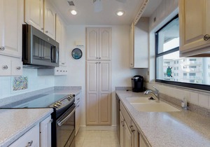 Direct Ocean Front, Stunning Views from every room.