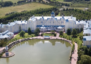 Disney's Newport Bay Club®