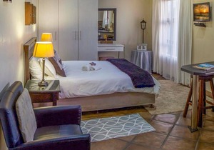 Double Bed and Sleeper Couch, Luxury Room, business travel, near Port Elizabeth