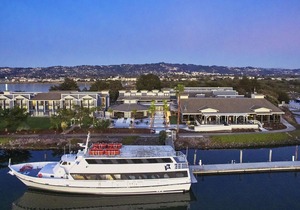DoubleTree by Hilton Hotel Berkeley Marina