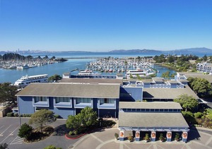 DoubleTree by Hilton Hotel Berkeley Marina